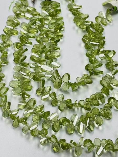 Peridot Twisted Pear Faceted
