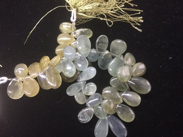 Moss Aquamarine Pears Smooth