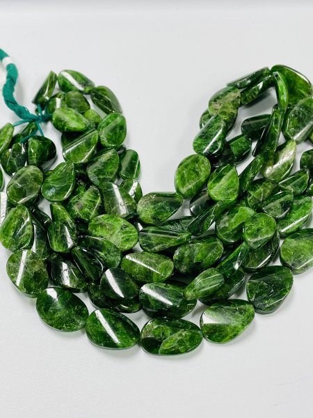 Chrome Diopside Twisted Nugget Smooth