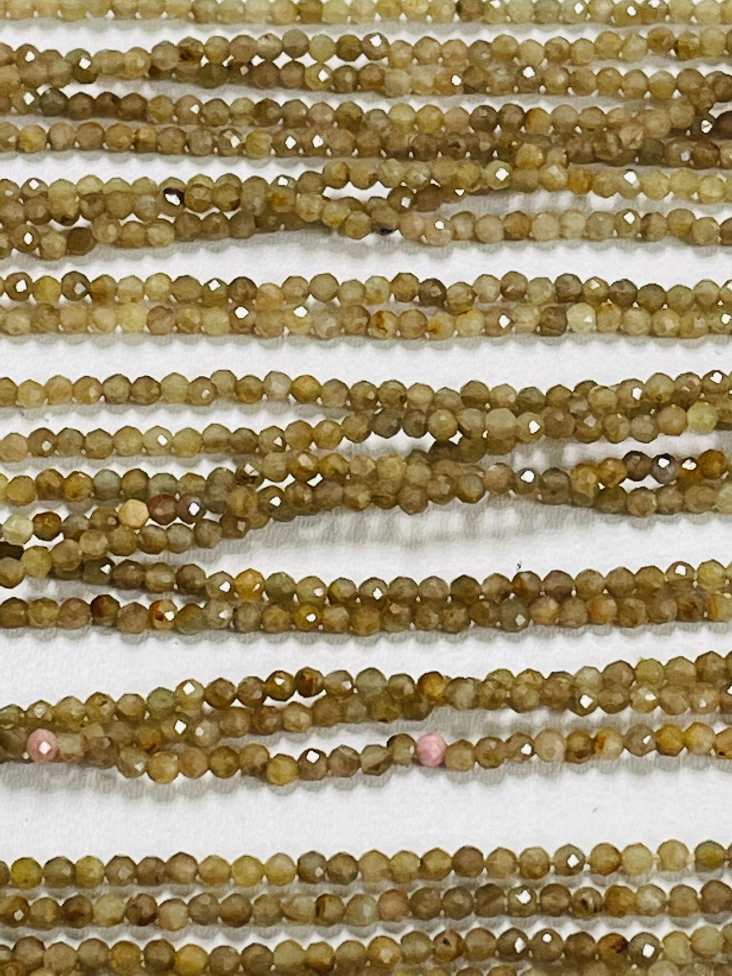 Madagascar Sapphire Roundell