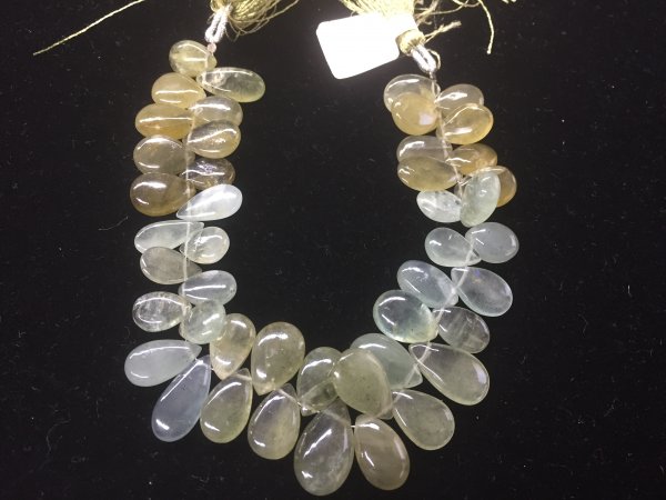 Moss Aquamarine Pears Smooth