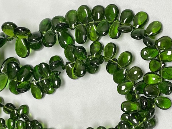 Chrome Diopside Pear Smooth