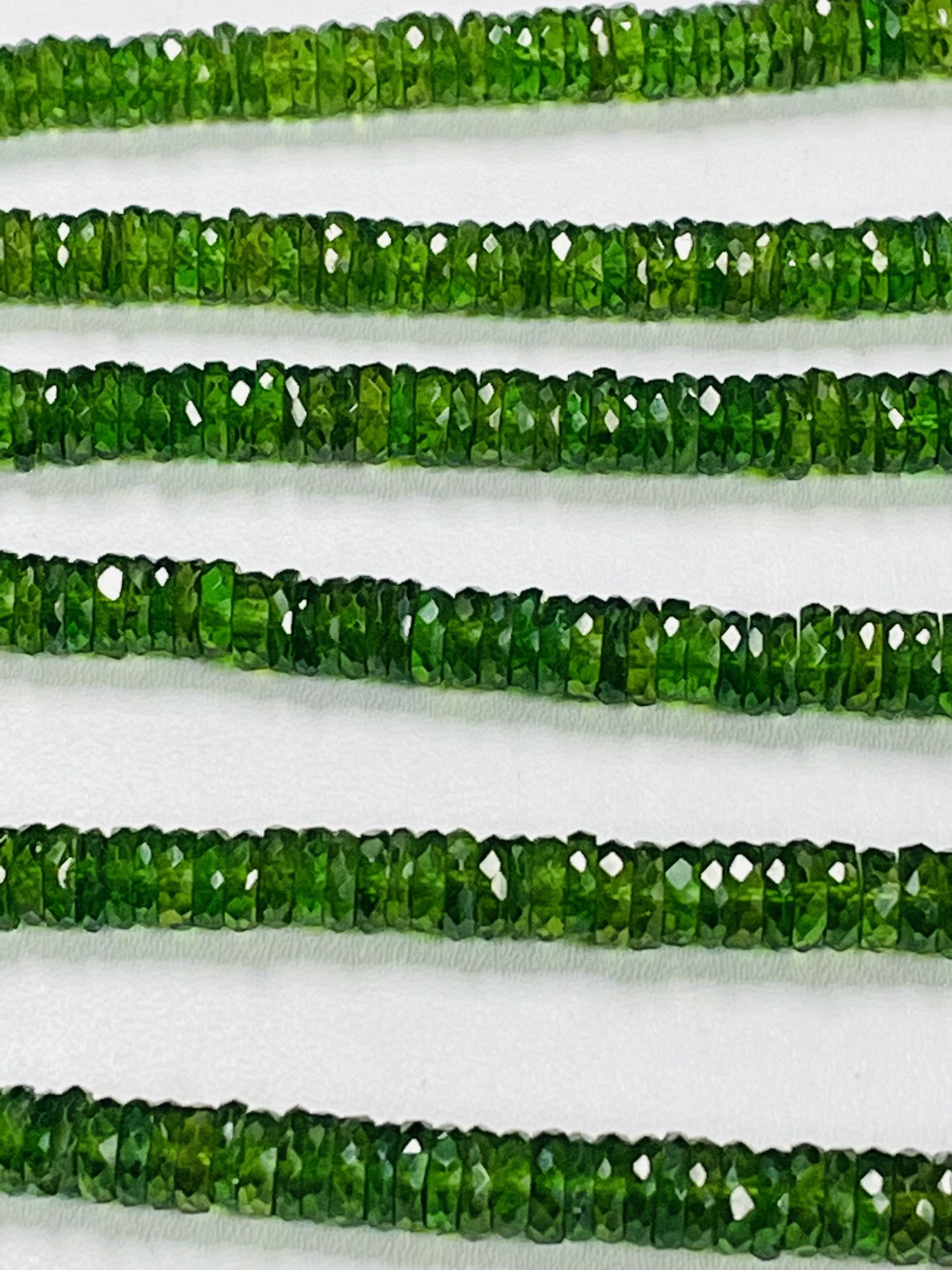 Chrome Diopside Tire Faceted