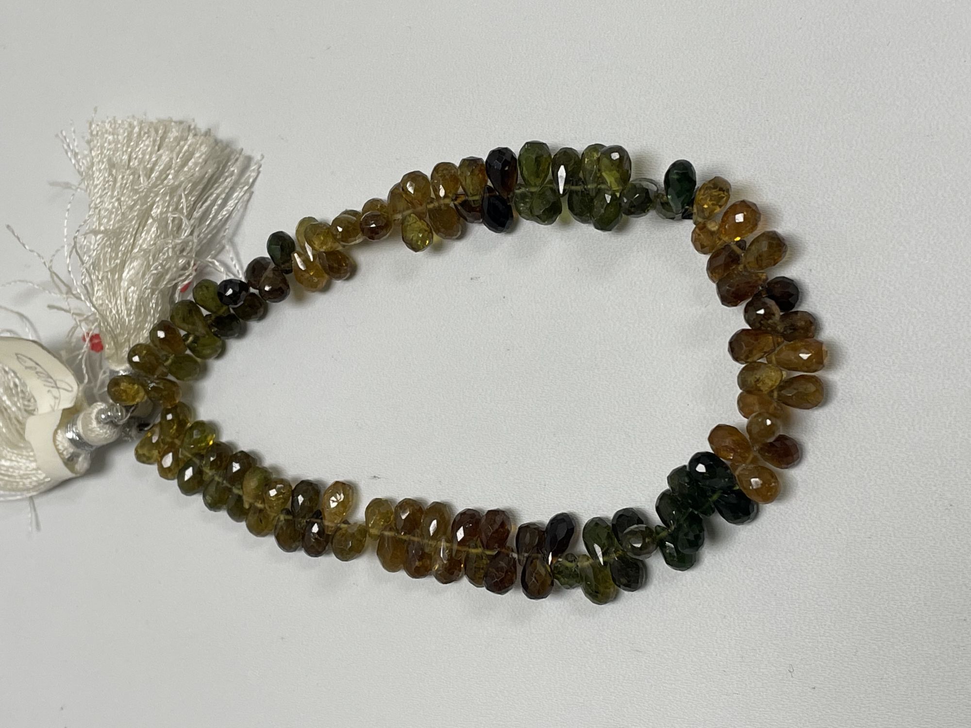 Tundru Sapphire Drop Faceted