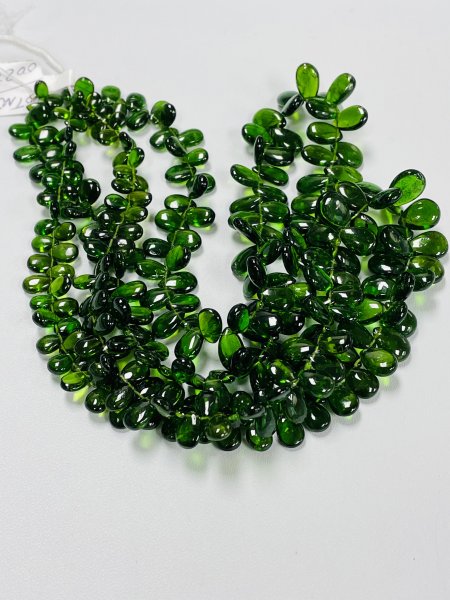 Chrome Diopside Pear Smooth