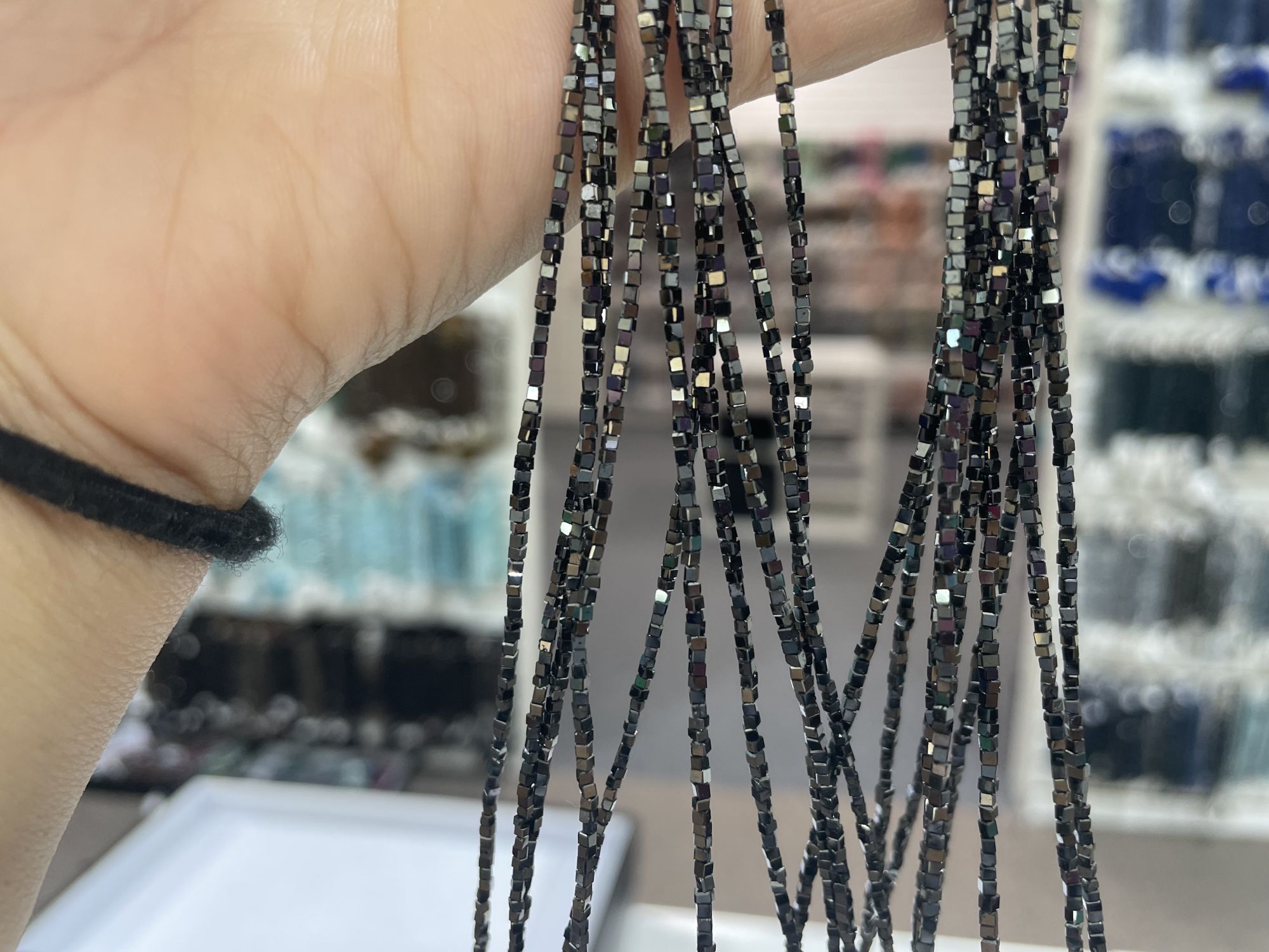 Black Diamonds Slim-Cube Faceted