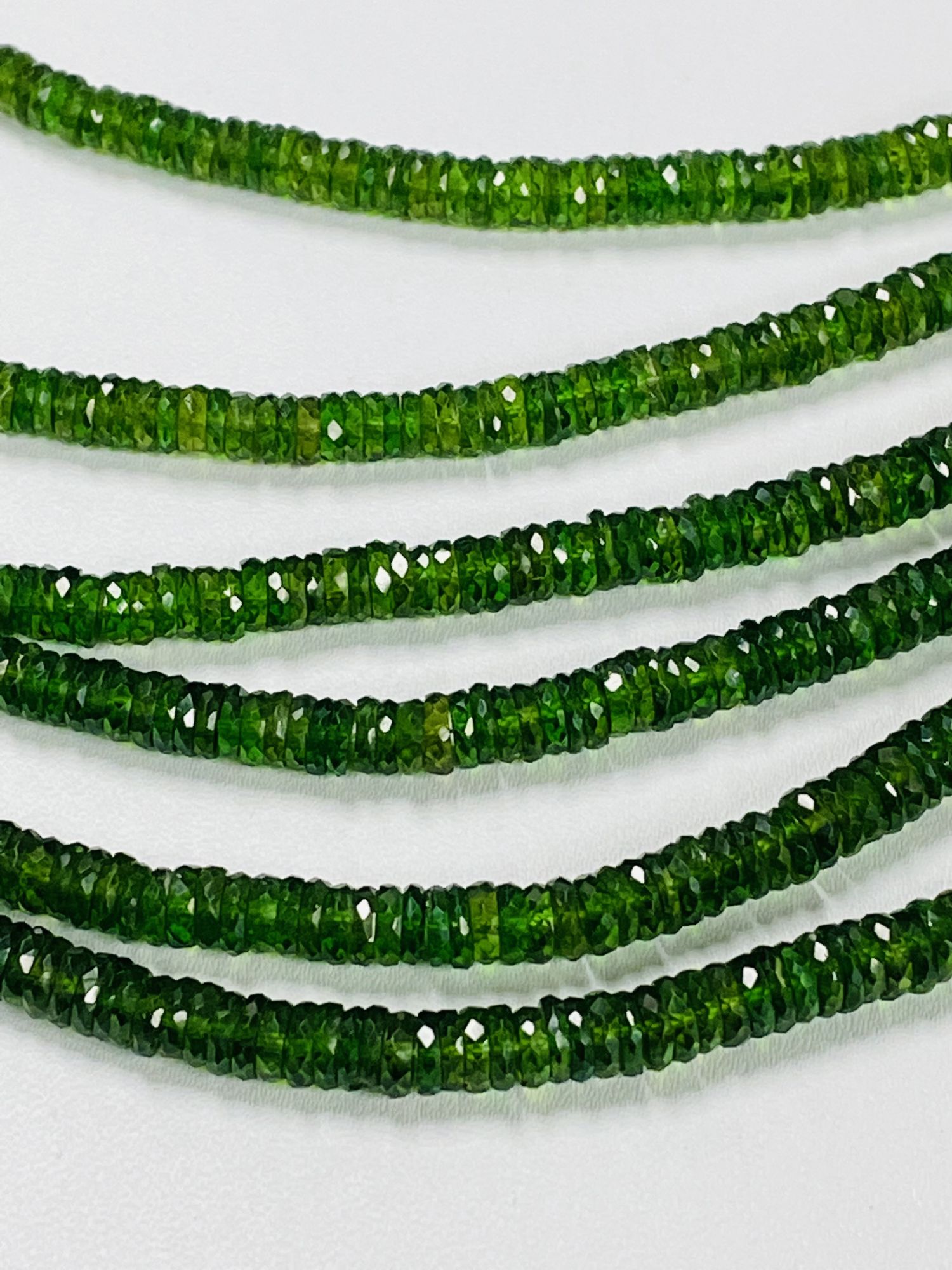 Chrome Diopside Tire Faceted