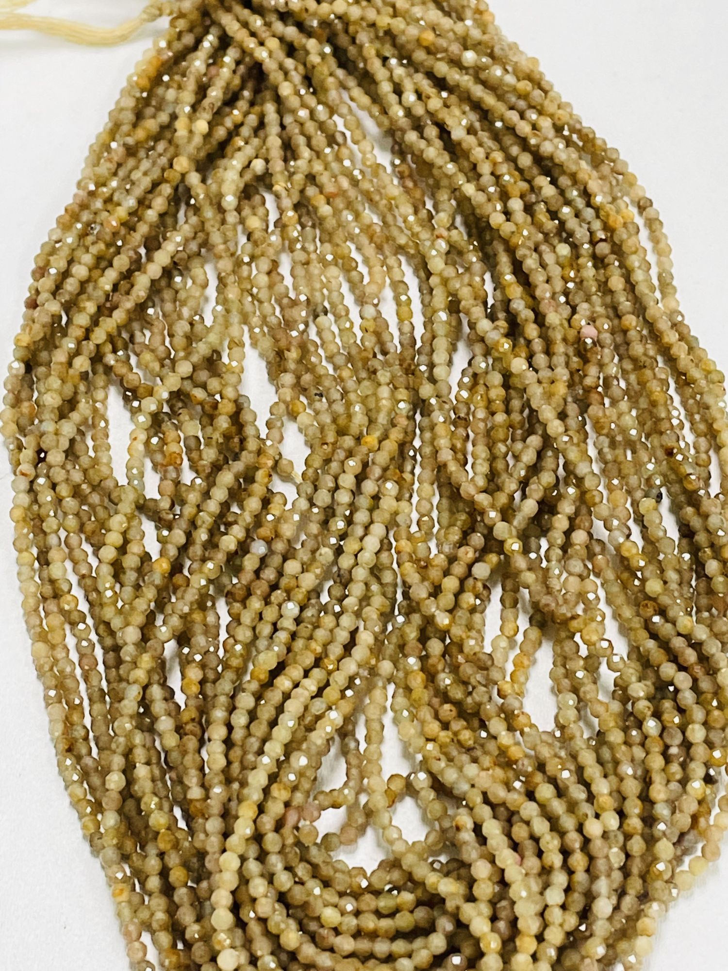 Madagascar Sapphire Roundell