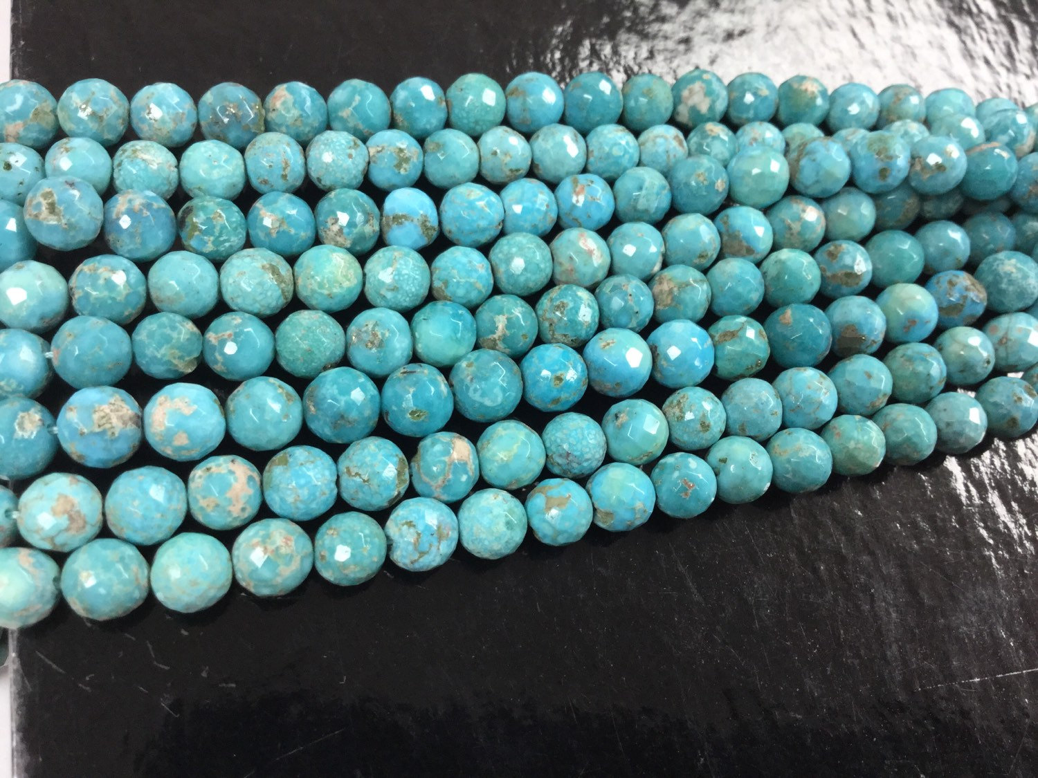 Arizona Sleeping Beauty Turquoise Round Faceted