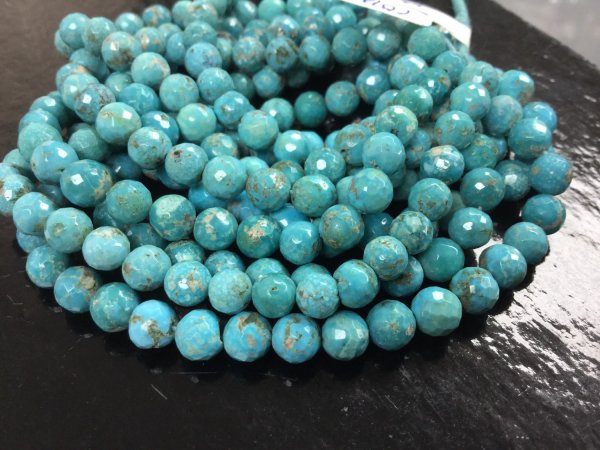 Arizona Sleeping Beauty Turquoise Round Faceted