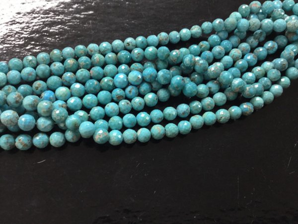 Arizona Sleeping Beauty Turquoise Round Faceted