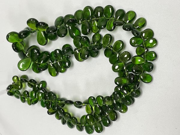 Chrome Diopside Pear Smooth