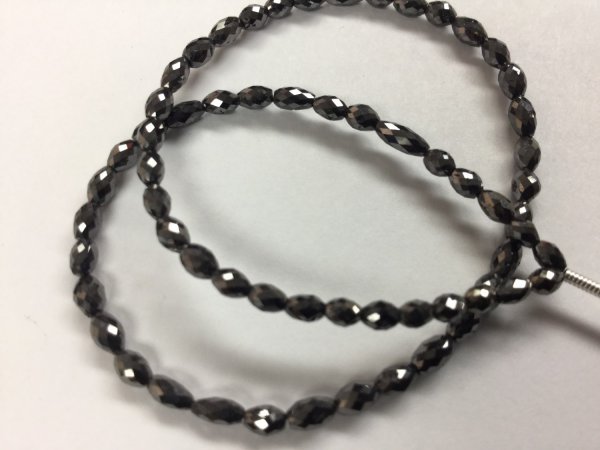 Black Diamond Ovals Faceted