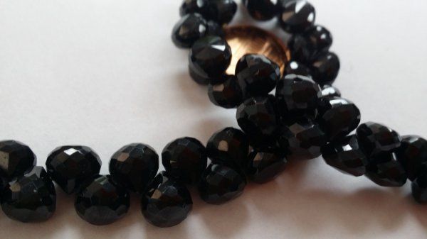 Black Spinel Onions Faceted