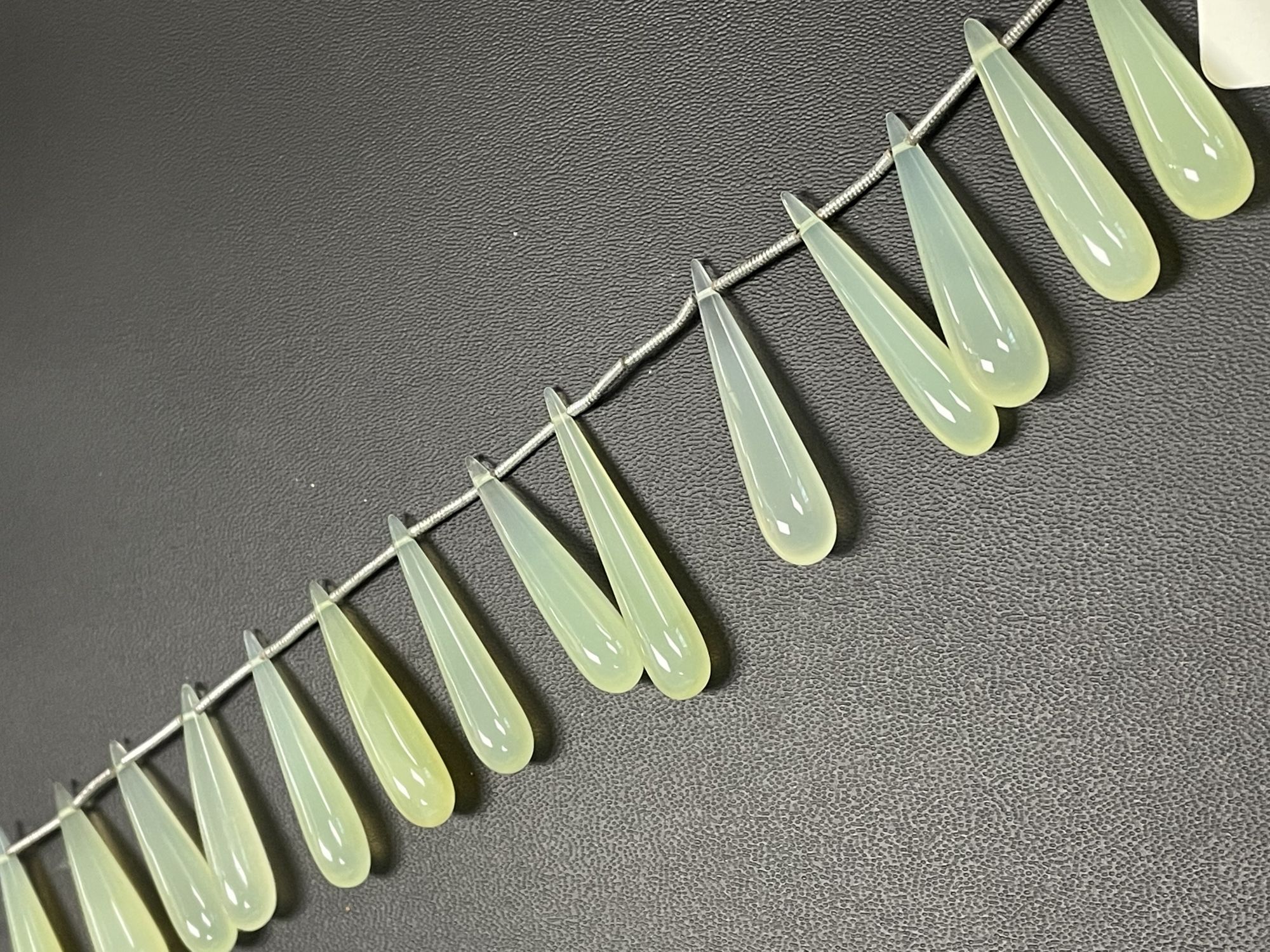 Green Chalcedony Long Drop Smooth