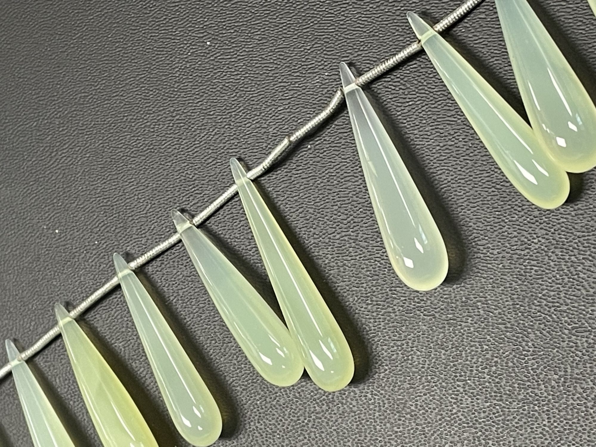 Green Chalcedony Long Drop Smooth