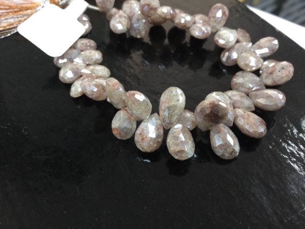Coated Corundum Pears Faceted