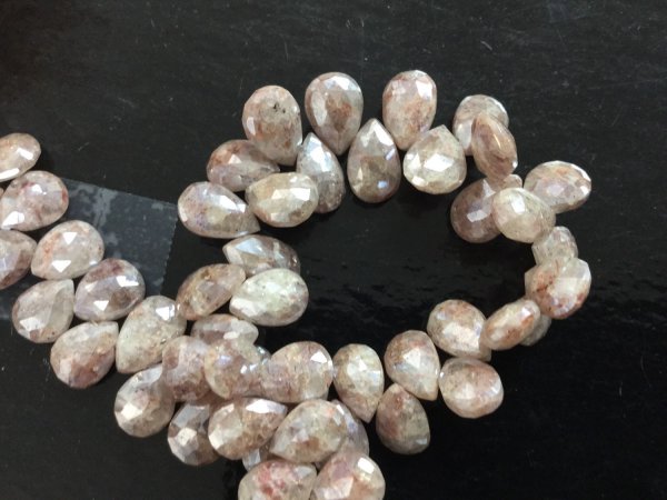 Coated Corundum Pears Faceted