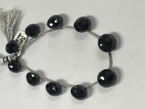 Black Spinel Onions Checkerboard Cut