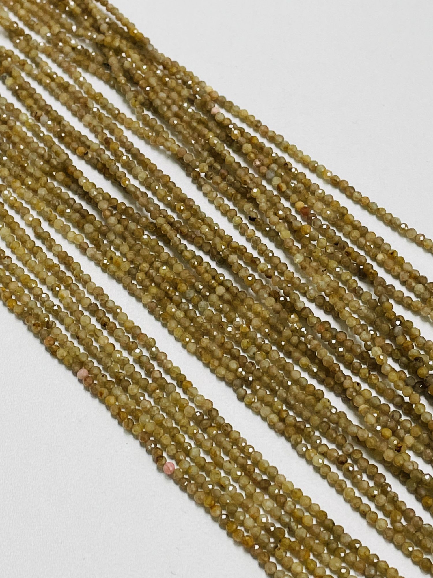 Madagascar Sapphire Roundell