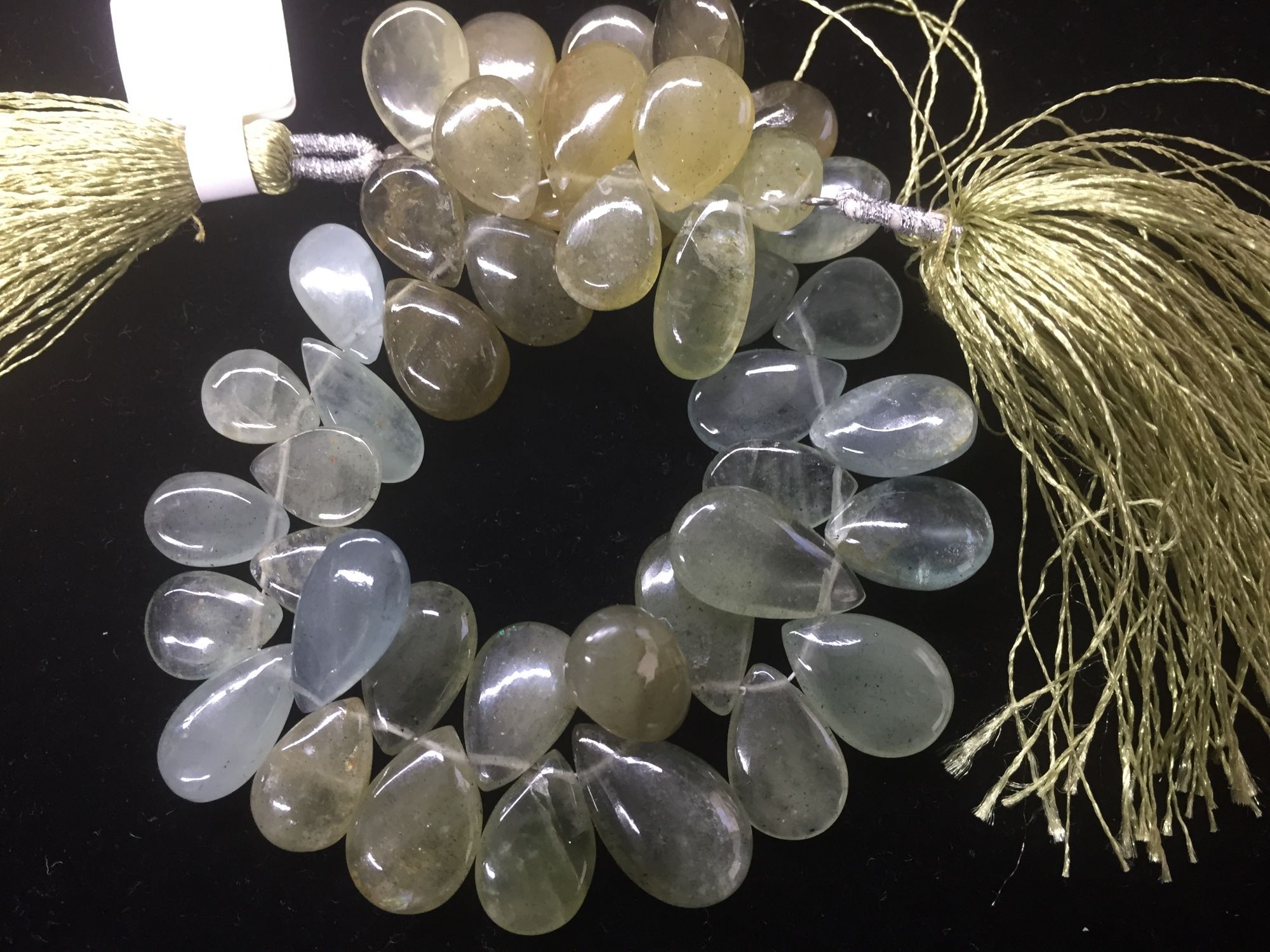 Moss Aquamarine Pears Smooth