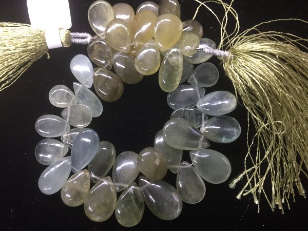 Moss Aquamarine Pears Smooth