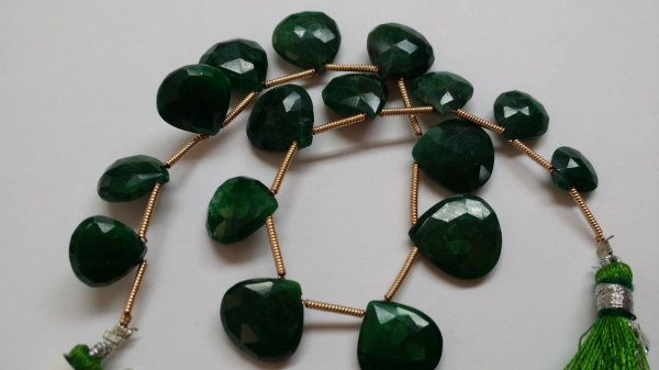 Emerald Green Hearts Faceted Heated