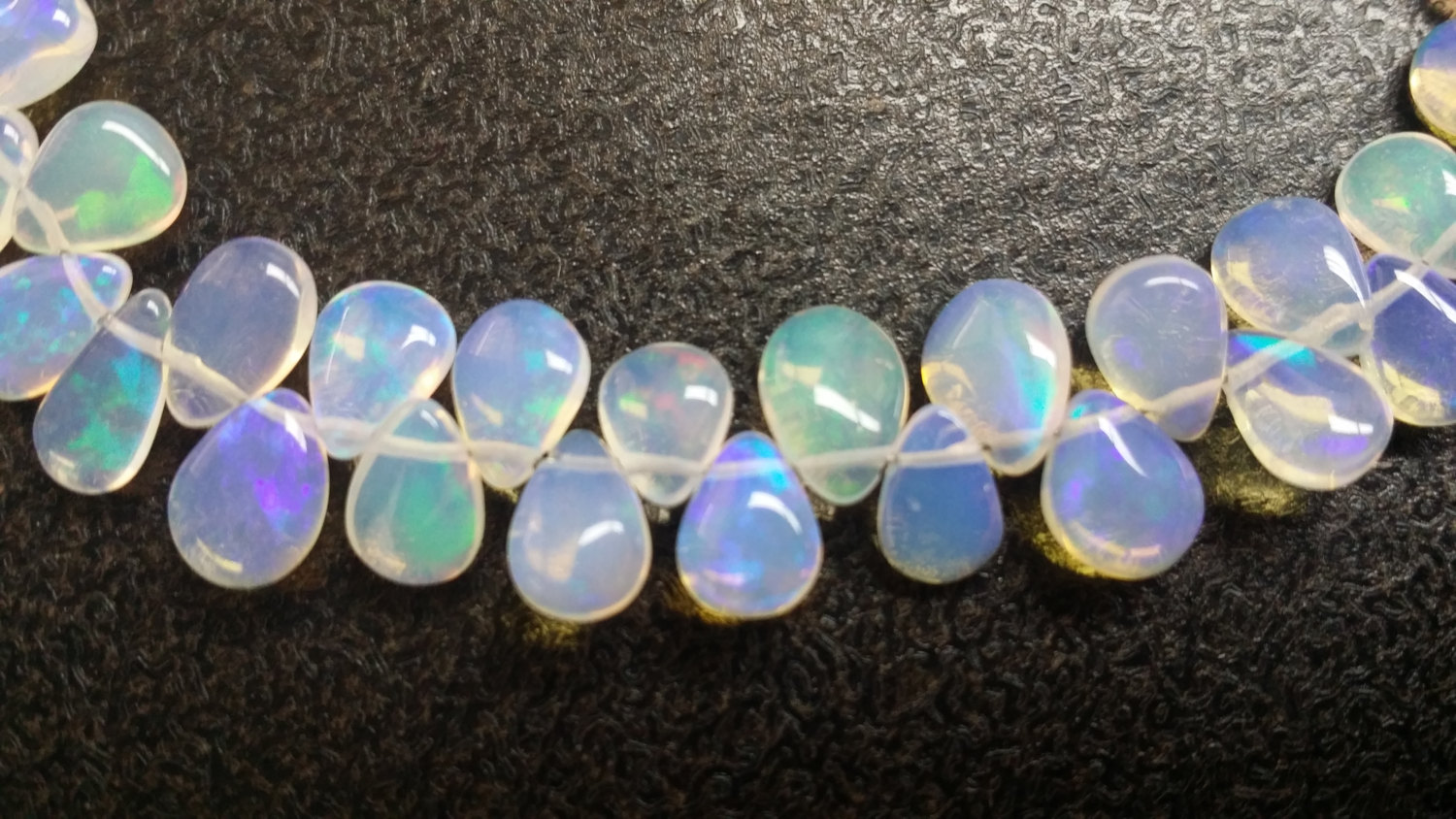 Ethiopian Opal Pears Smooth