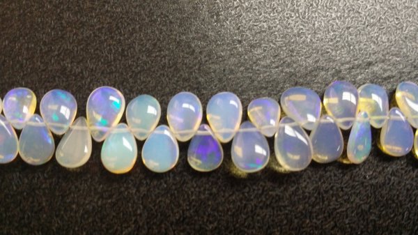Ethiopian Opal Pears Smooth