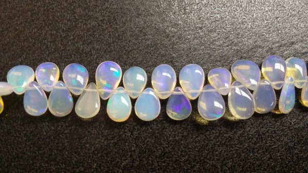 Ethiopian Opal Pears Smooth