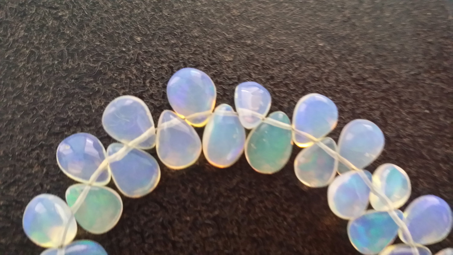 Ethiopian Opal Pears Smooth