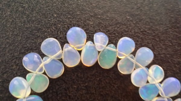 Ethiopian Opal Pears Smooth