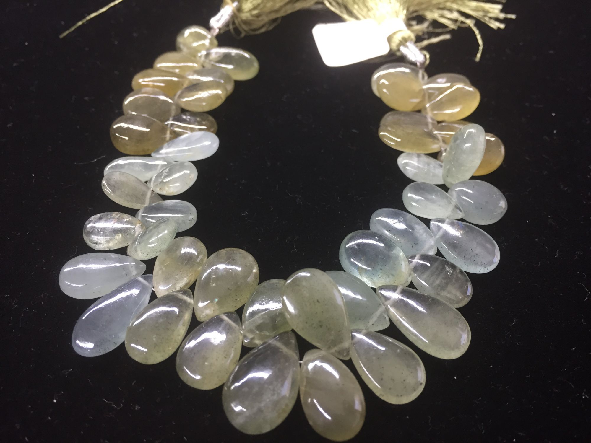 Moss Aquamarine Pears Smooth