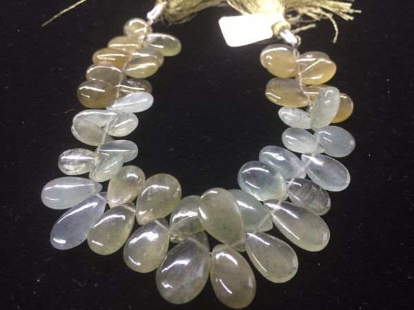 Moss Aquamarine Pears Smooth