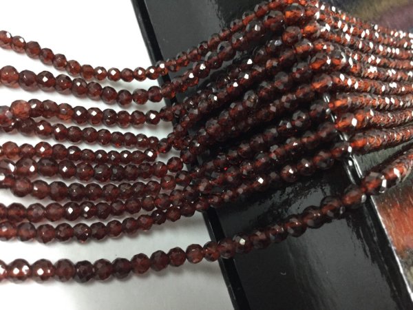 Hessonite Garnet Round Faceted