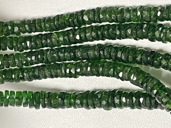 Chrome Diopside Tire Faceted