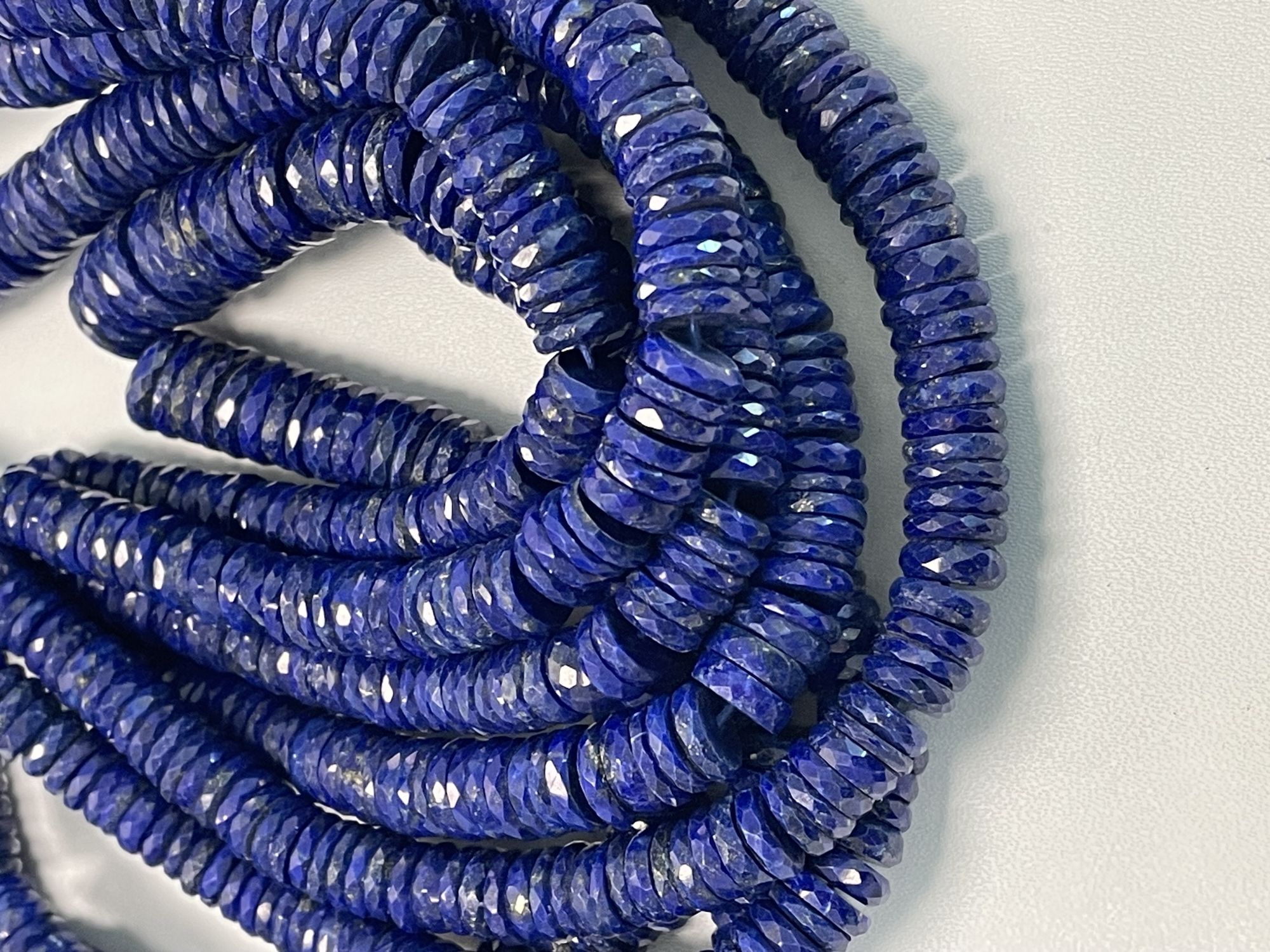 Lapis Tire Faceted