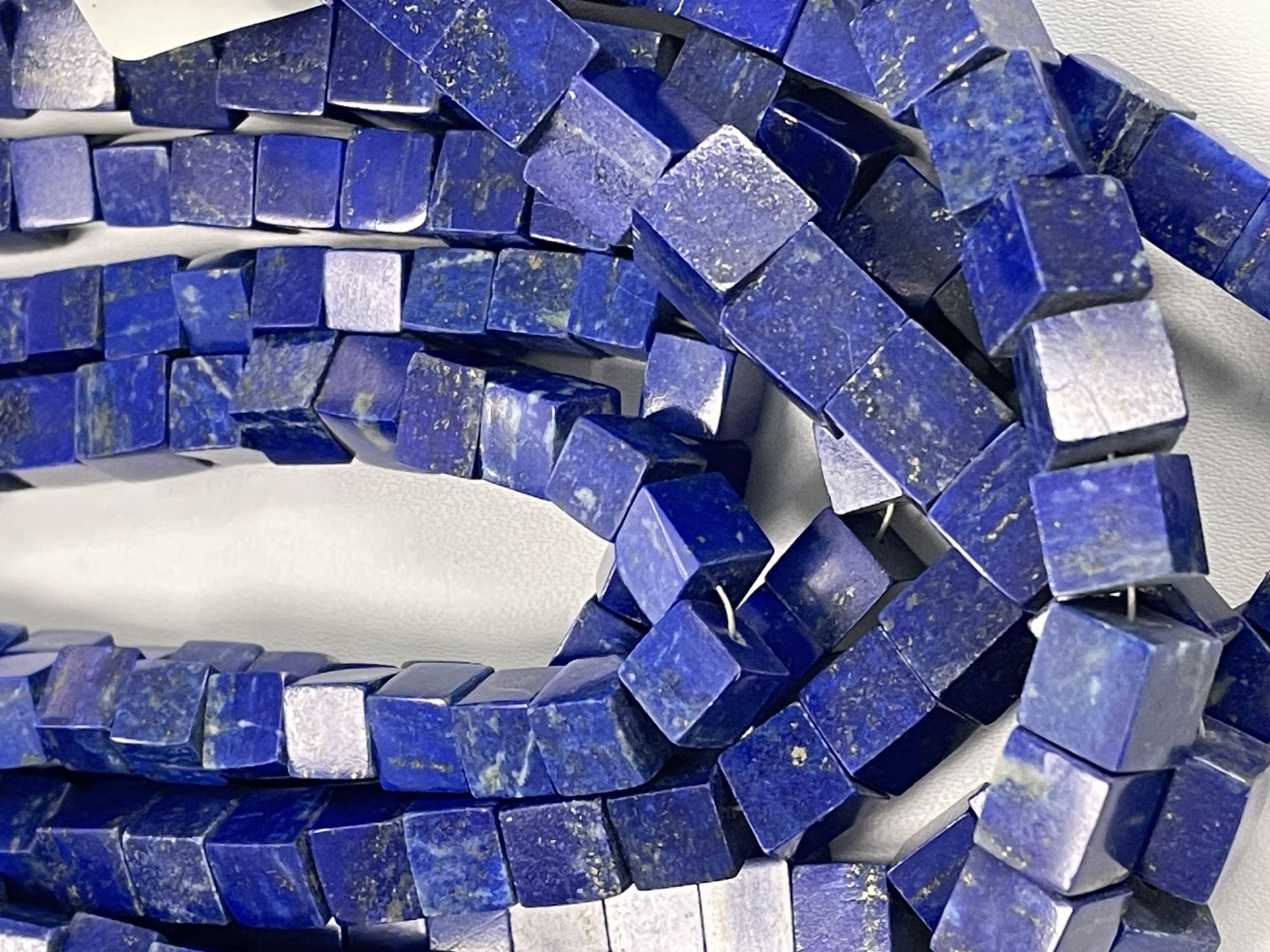 Lapis Cube Faceted