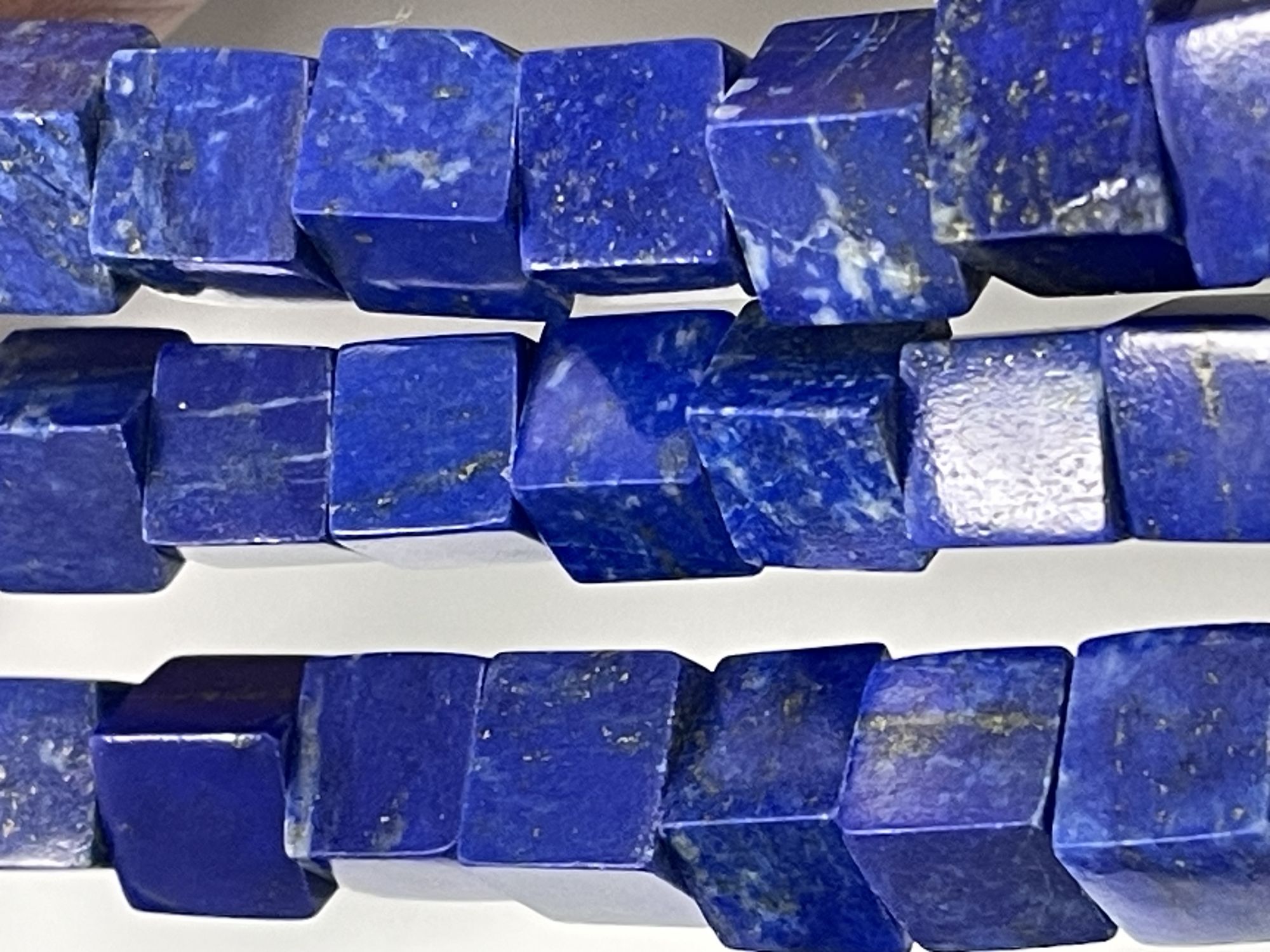 Lapis Cube Faceted