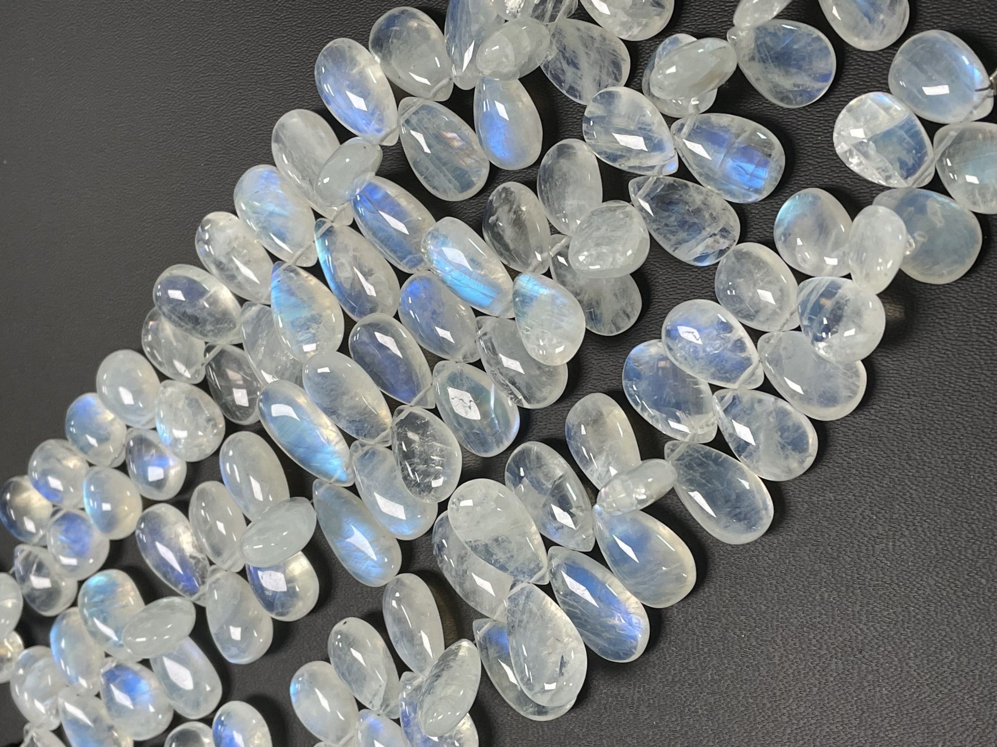 Rainbow Moonstone Pear Smooth