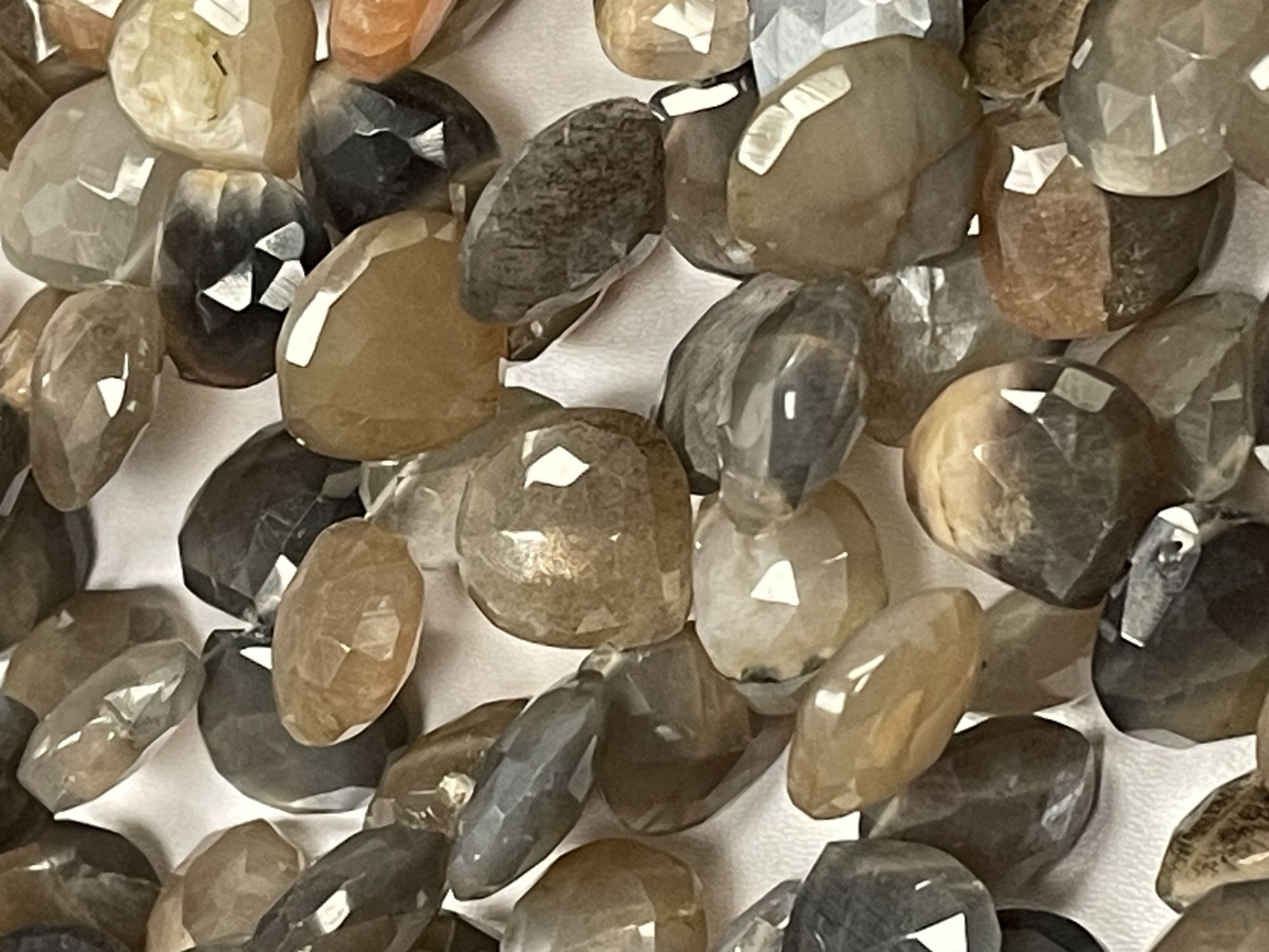 Multi Goldshime Moonstone Heart Faceted