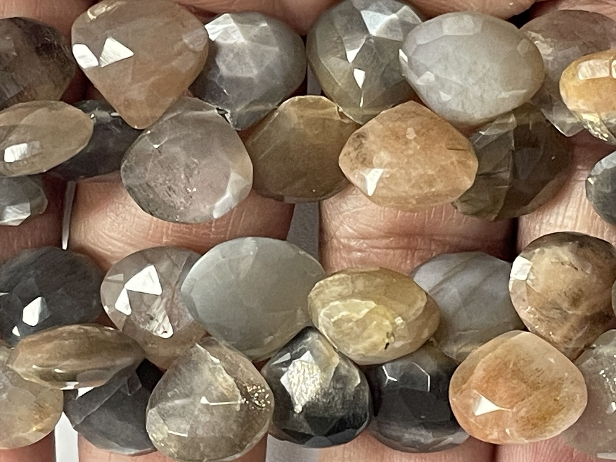 Multi Goldshime Moonstone Heart Faceted