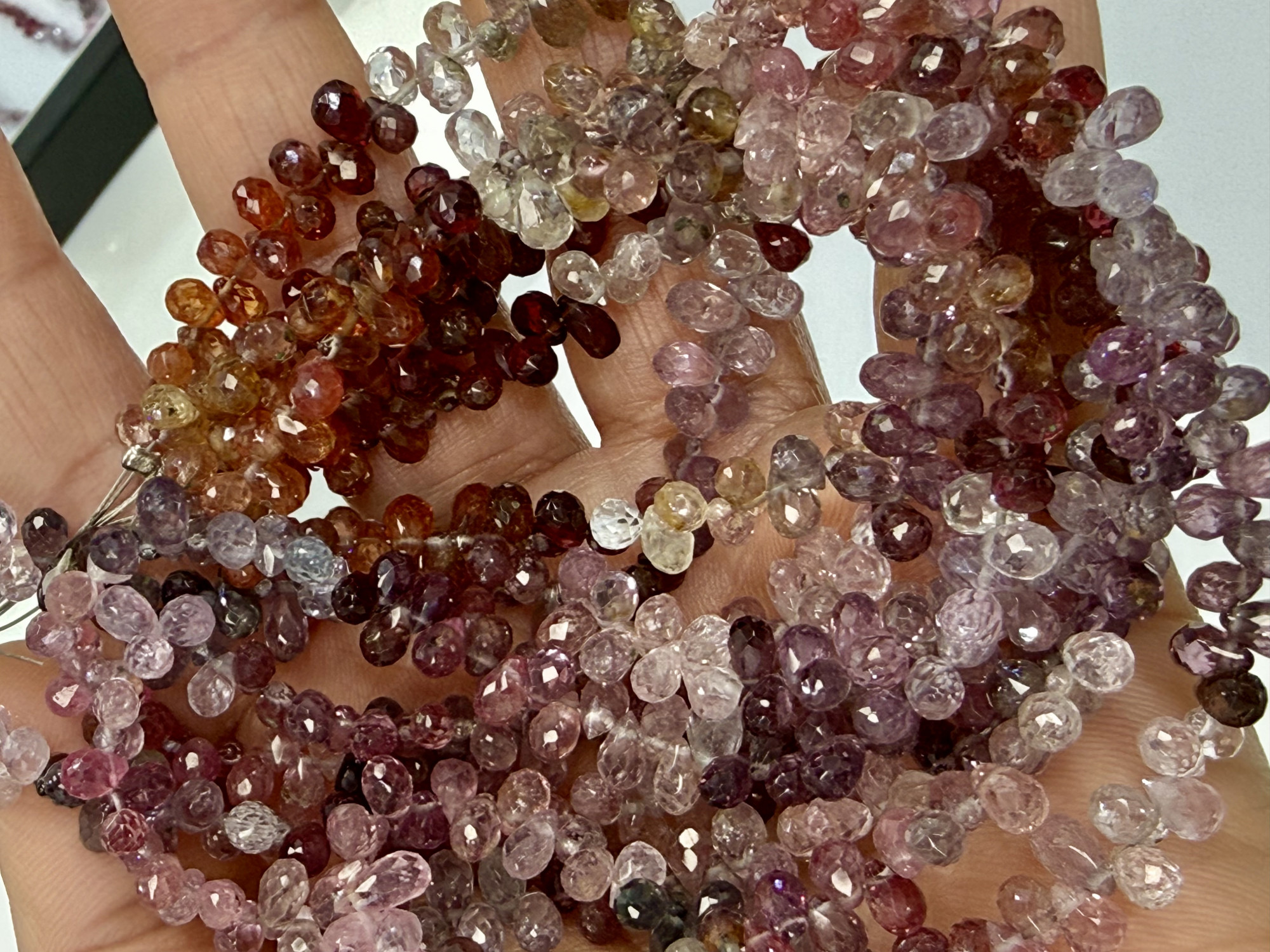 Multi Spinel Drops Faceted