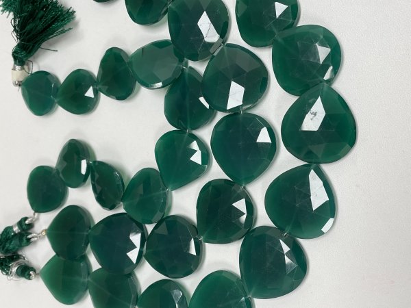 Green Onyx Heart Straight Drill Faceted