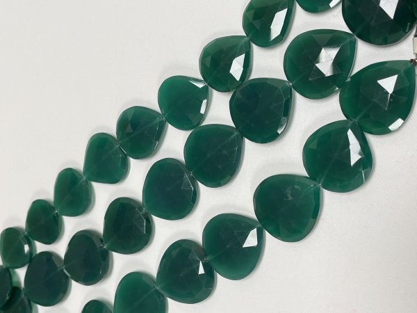 Green Onyx Heart Straight Drill Faceted