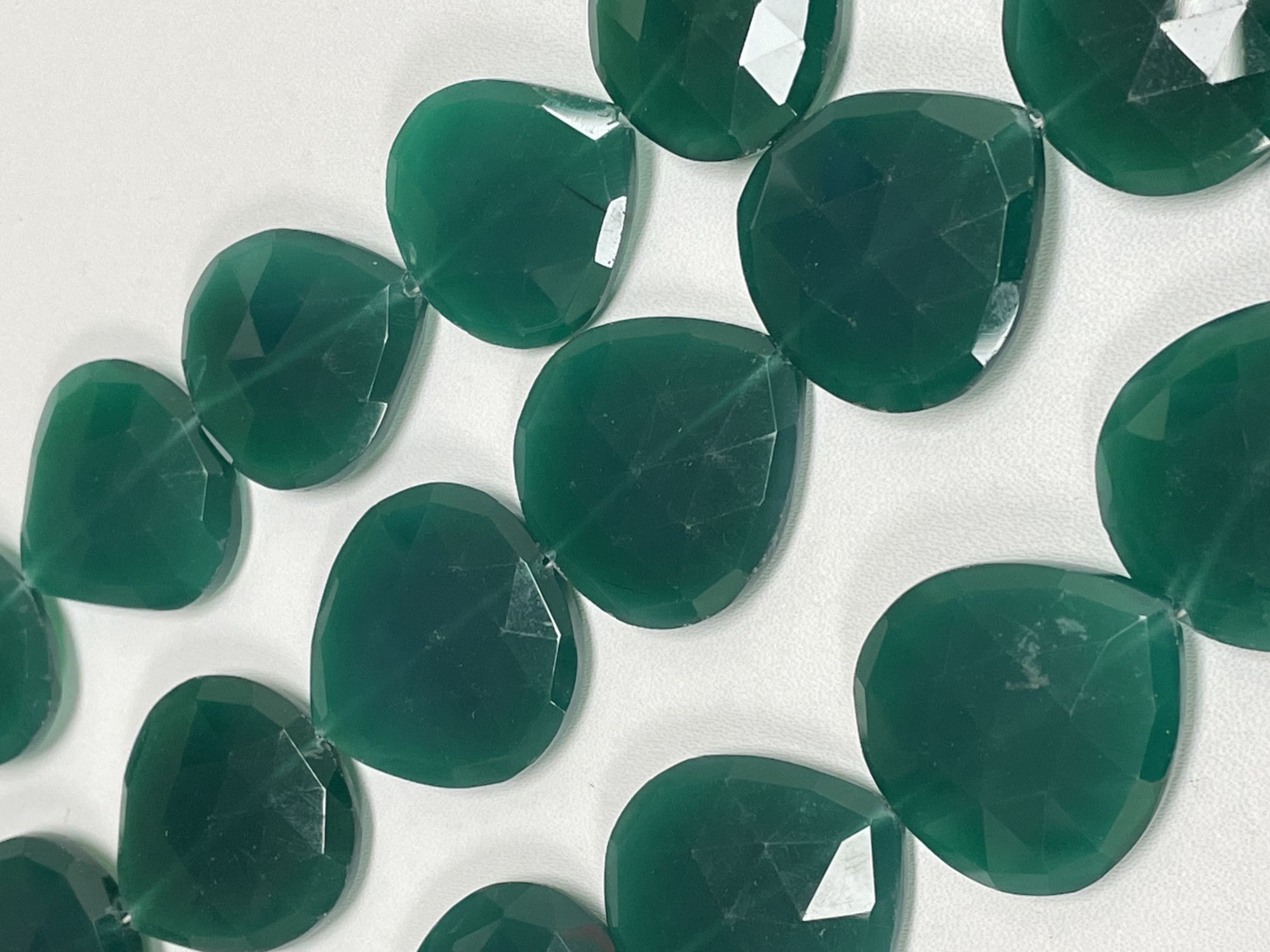 Green Onyx Heart Straight Drill Faceted