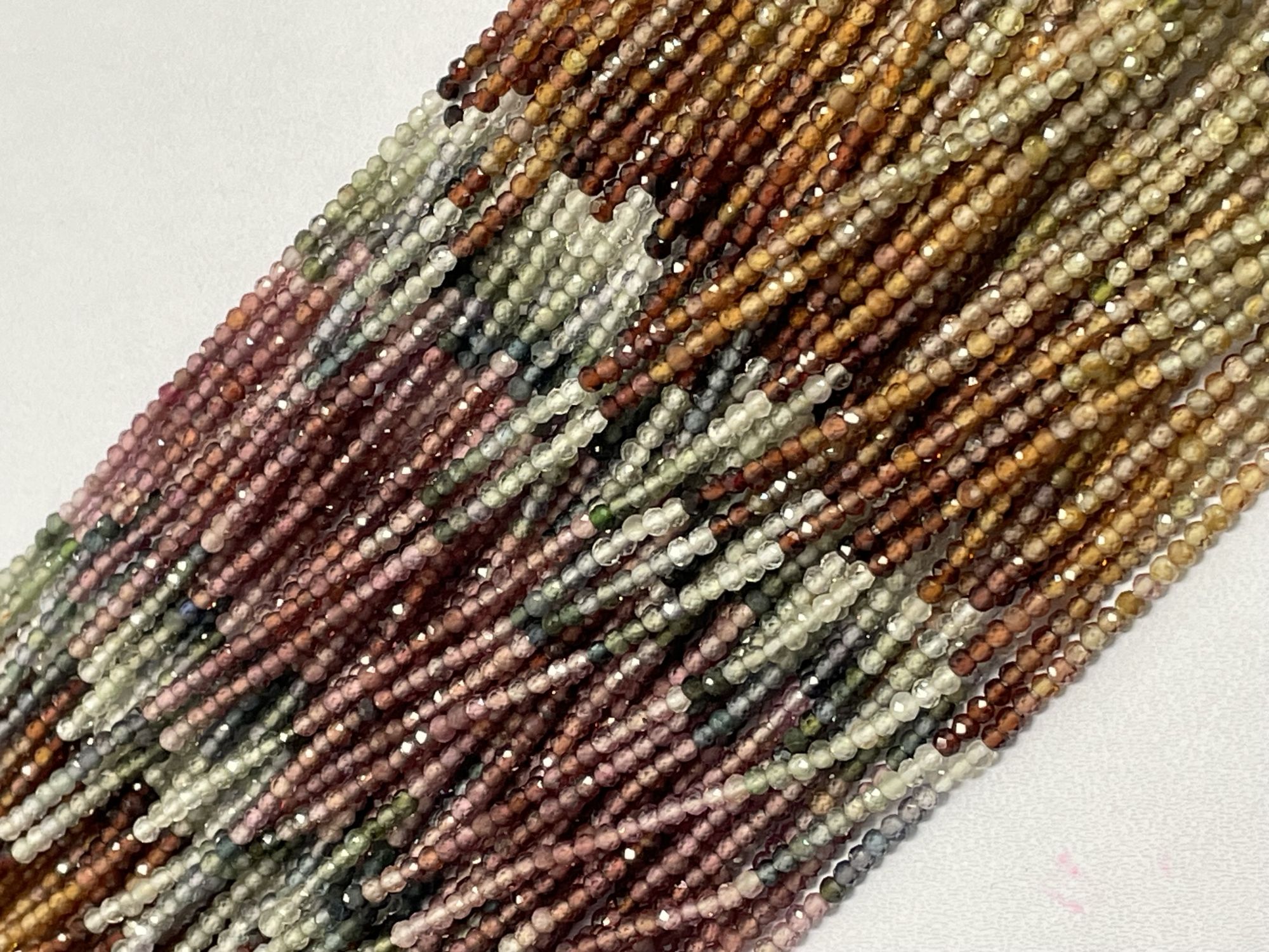 Tundru Sapphire Rondelle Faceted