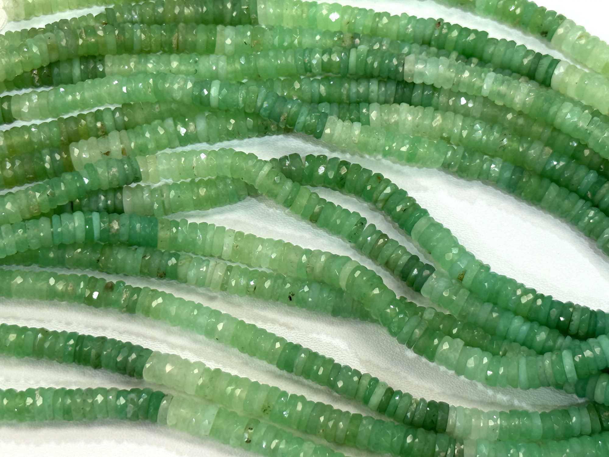 Chrysoprase Tires Faceted