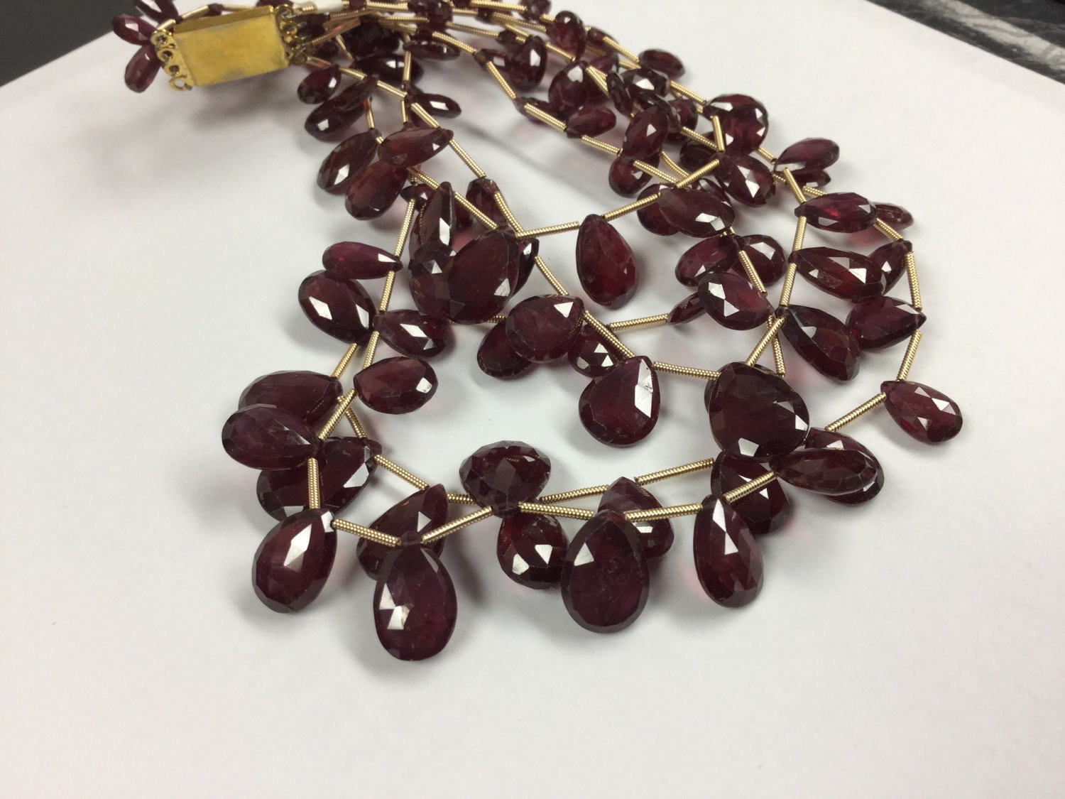 RUBY Pears Faceted SET GF