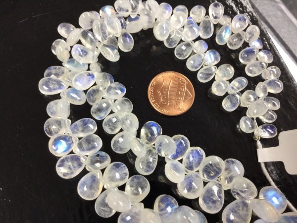 Natural Moonstone Pears Smooth